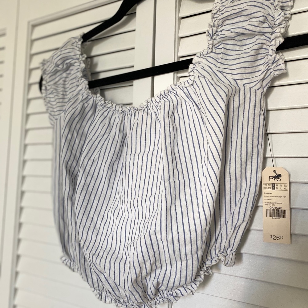 Blue & white off the shoulder crop top! NWT🤩